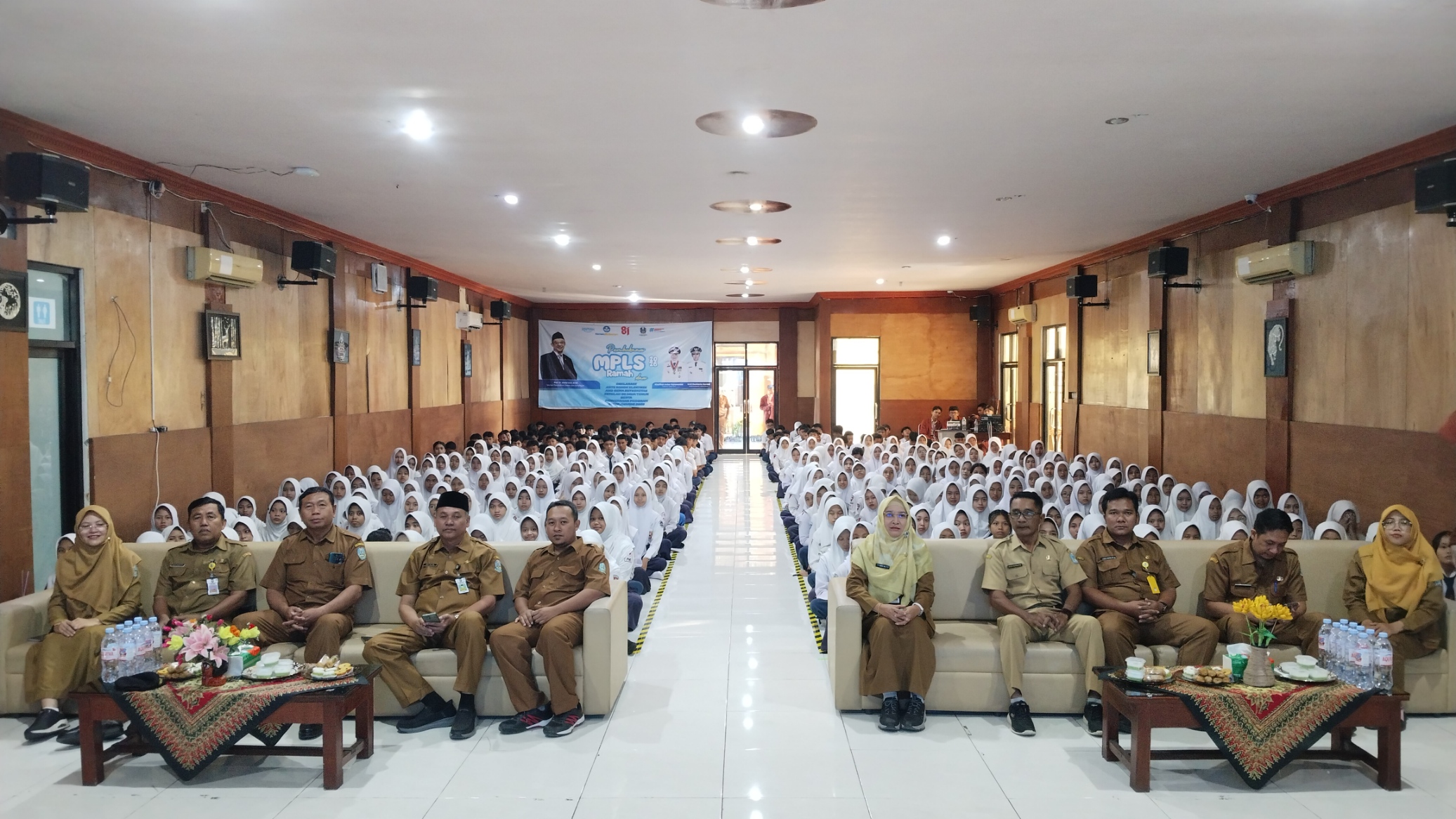 359 Murid Baru SMAN Mojoagung Ikuti Pembukaan MPLS Ramah Jawa Timur Secara Daring